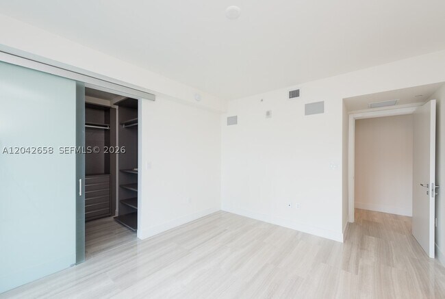 Building Photo - 1451 Brickell Ave