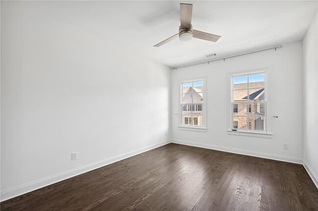 Building Photo - 2436 Skyland Way NE