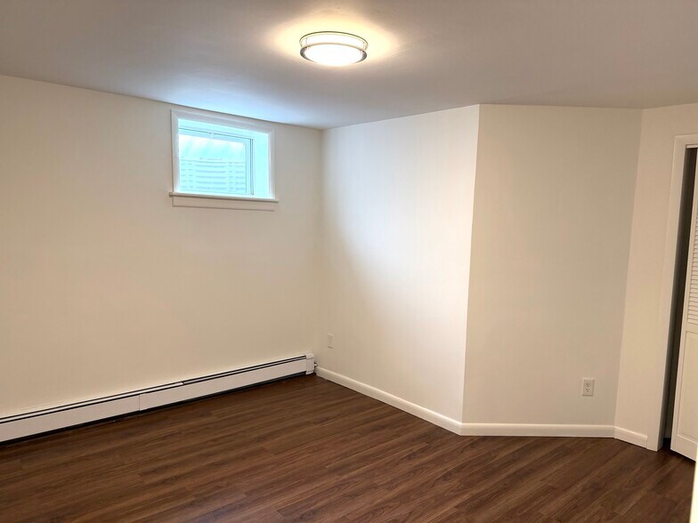 Building Photo - 59 Longdale Rd