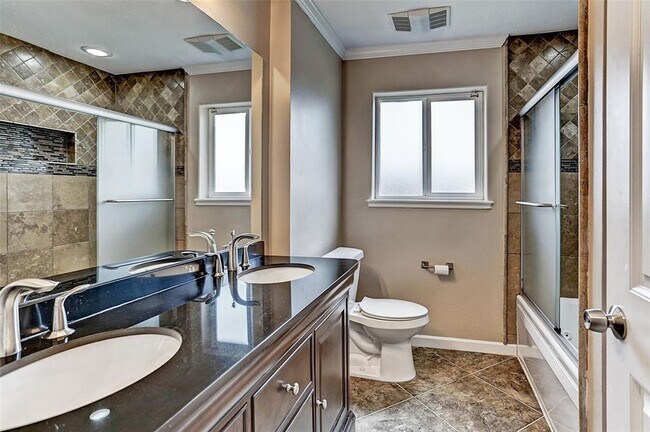 Building Photo - 6031 Cerritos Dr