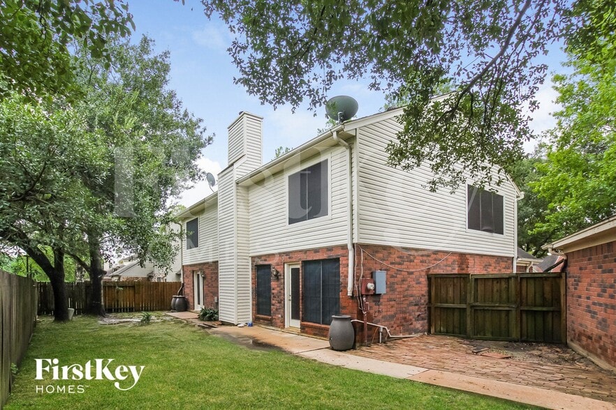 Building Photo - 17026 River Willow Dr