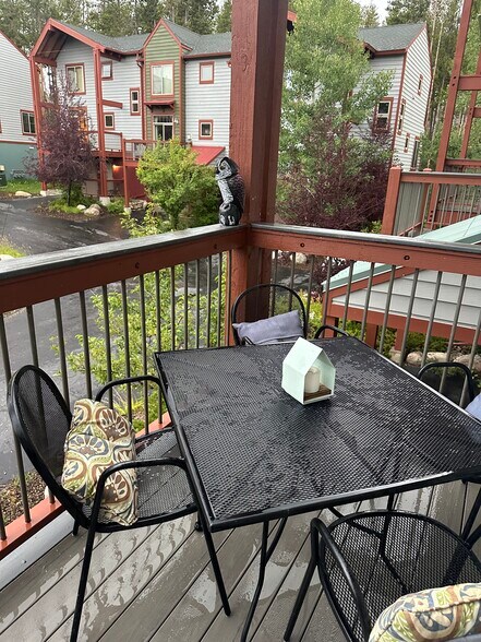 Building Photo - 424 Wolf Park Ln