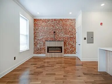 Building Photo - 2841 W Diamond St