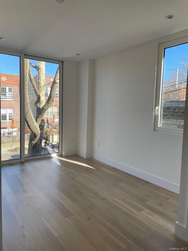 Building Photo - 19-14 21st Rd