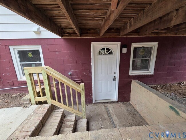 Building Photo - 5506 Campbell Ave