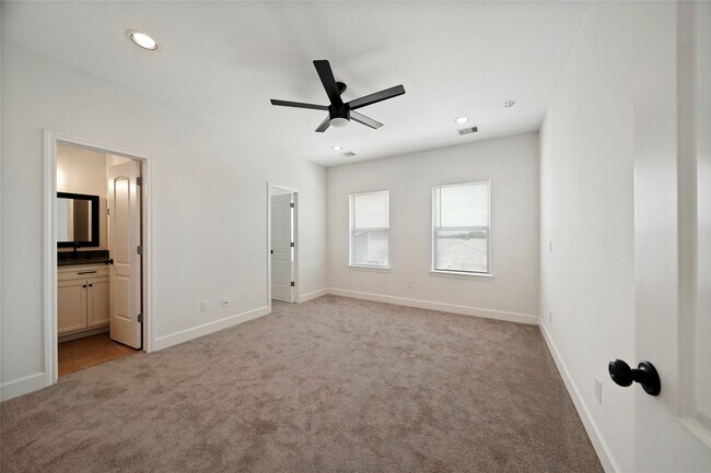 Building Photo - 5408 Jonathan Ln