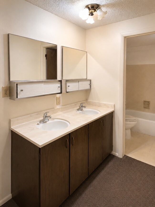 Building Photo - PRICE DROP - 2 BED 1 BATH UNIT IN OREM!! Enjoy $200 OFF your first month!