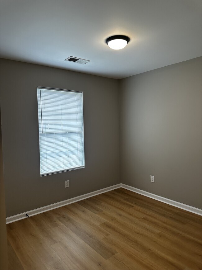 Building Photo - 137 Hickman St