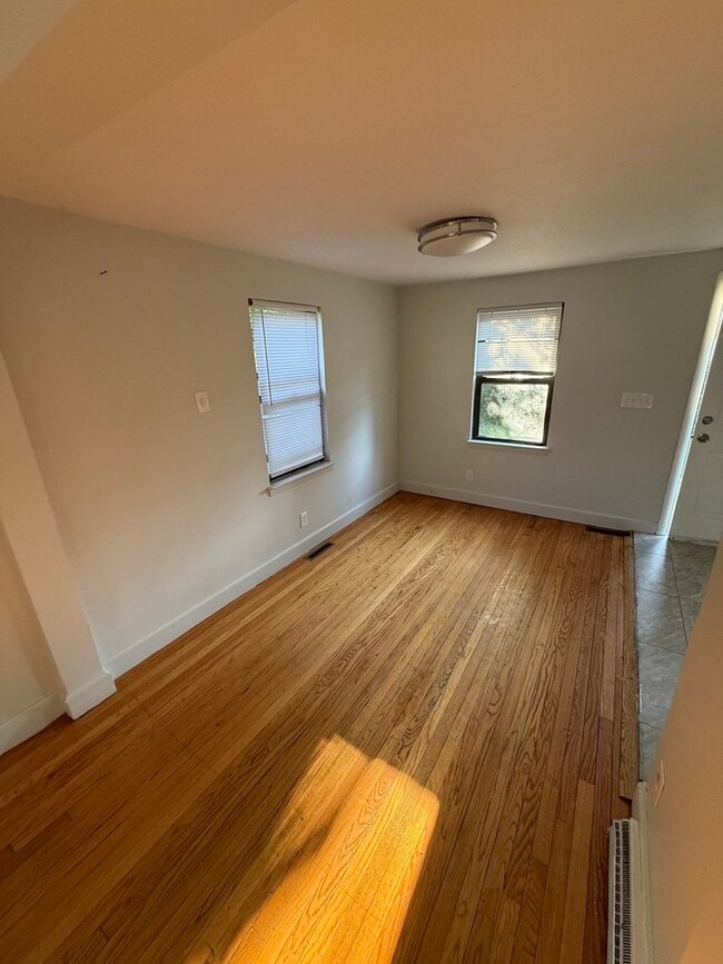 Building Photo - 11 Brownell Cir
