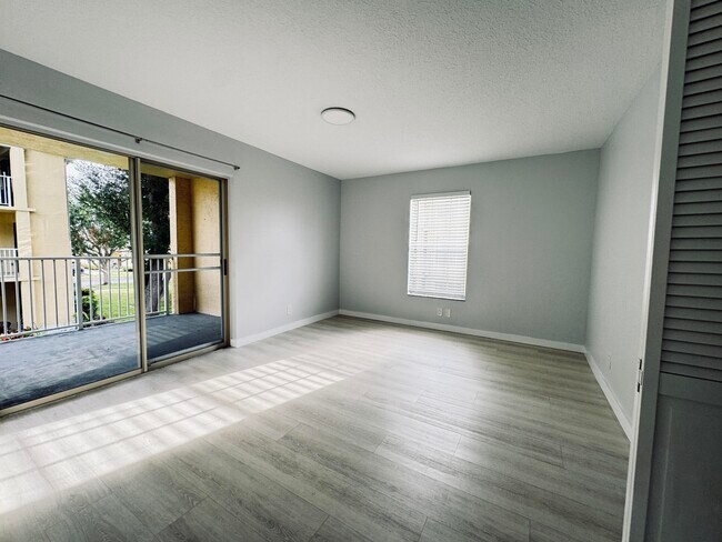 Building Photo - 6323 La Costa Dr