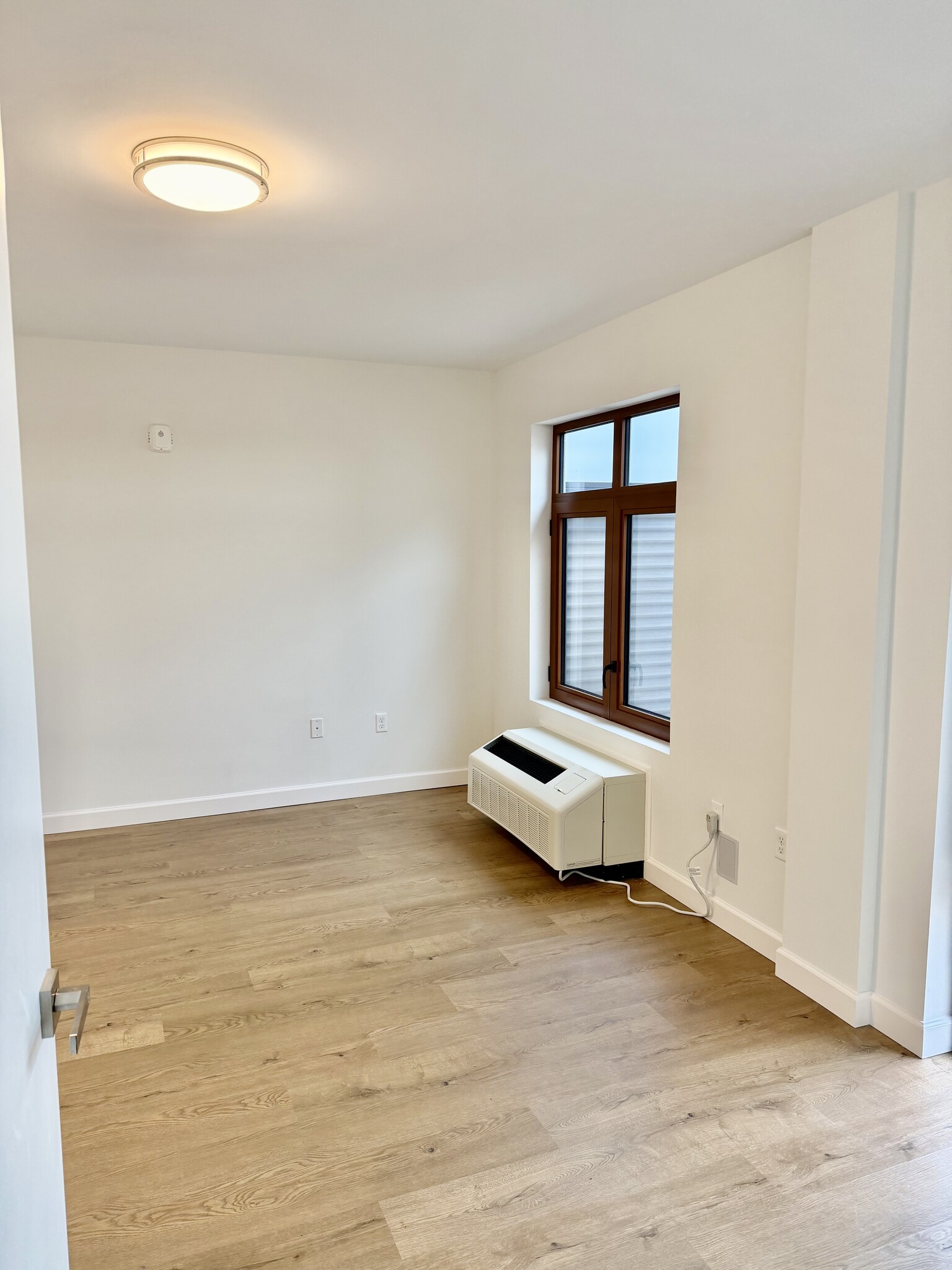 Building Photo - 226 Gramatan Ave