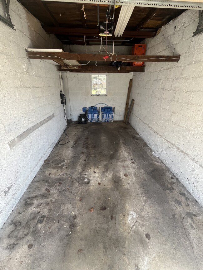 Building Photo - 220 E Liberty St