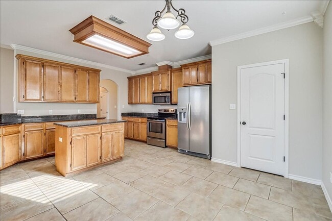 Building Photo - 5810 Aava Dr