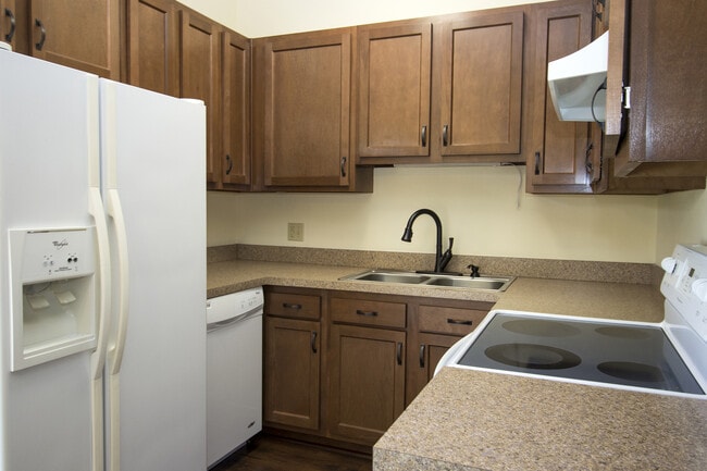 Building Photo - 2001 Pine Bluff Ave