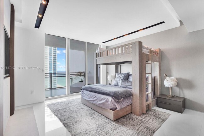 Building Photo - 3535 S Ocean Dr