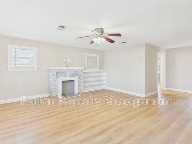 Building Photo - 3411 S Polk St