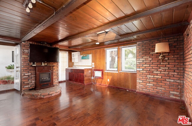 Building Photo - 14842 Morrison St