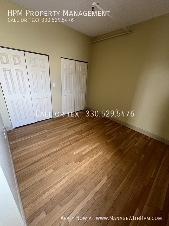 Building Photo - 2404 Prospect Ave E