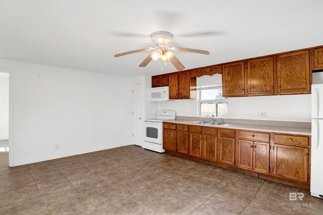 Building Photo - 11575 Co Rd 48