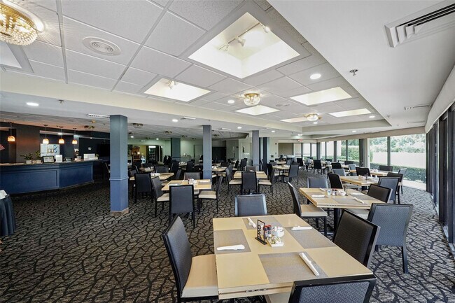 Building Photo - 361 S Hollybrook Dr