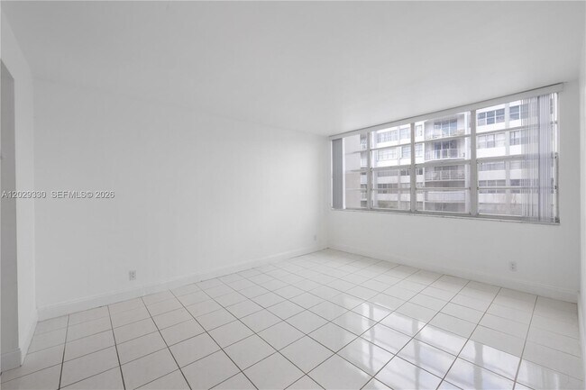 Building Photo - 16710 NE 9th Ave