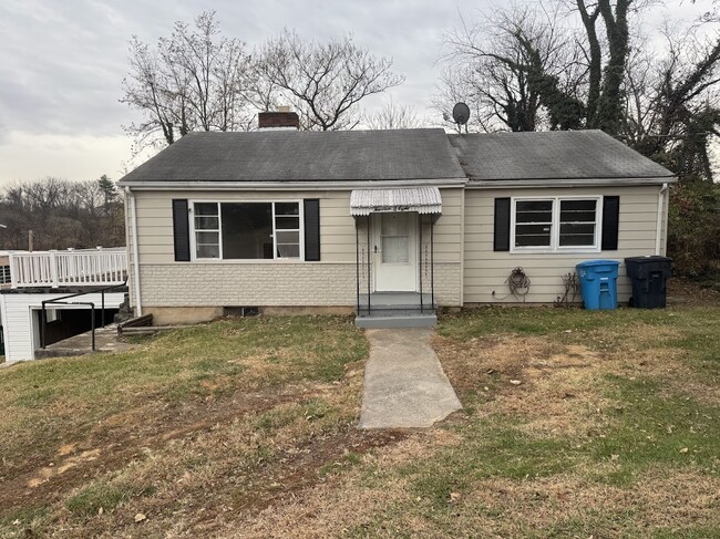 Primary Photo - 1408 NW Downing St