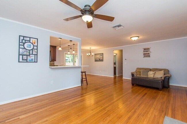 Building Photo - 235 30th St