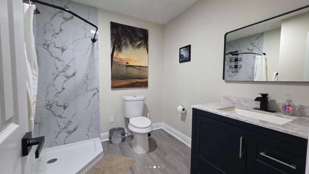 Building Photo - 1343 Poppy Ave