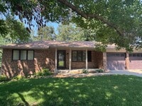 Building Photo - Beautiful walk-out house in SOUTH Lincoln