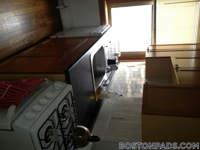 Building Photo - 99 Hancock St