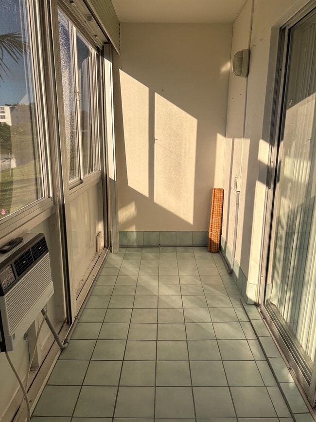 Building Photo - 61 Ashby B