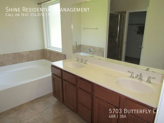 Building Photo - 5703 Butterfly Ct