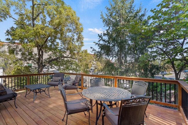 Building Photo - 113 Crestmere Ave