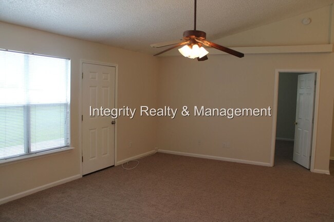 Building Photo - 3 bed/2.5 bath in Lake Asbury