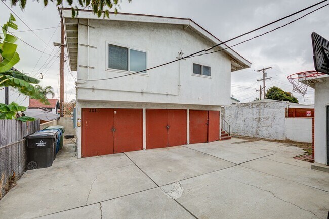 Building Photo - Spruce Ave Residences