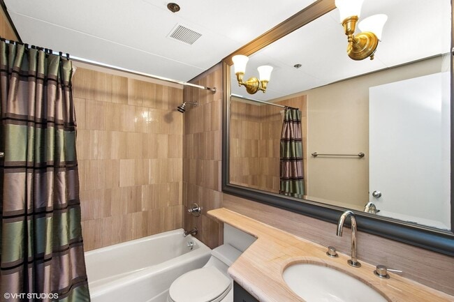 Building Photo - 161 E Chicago Ave