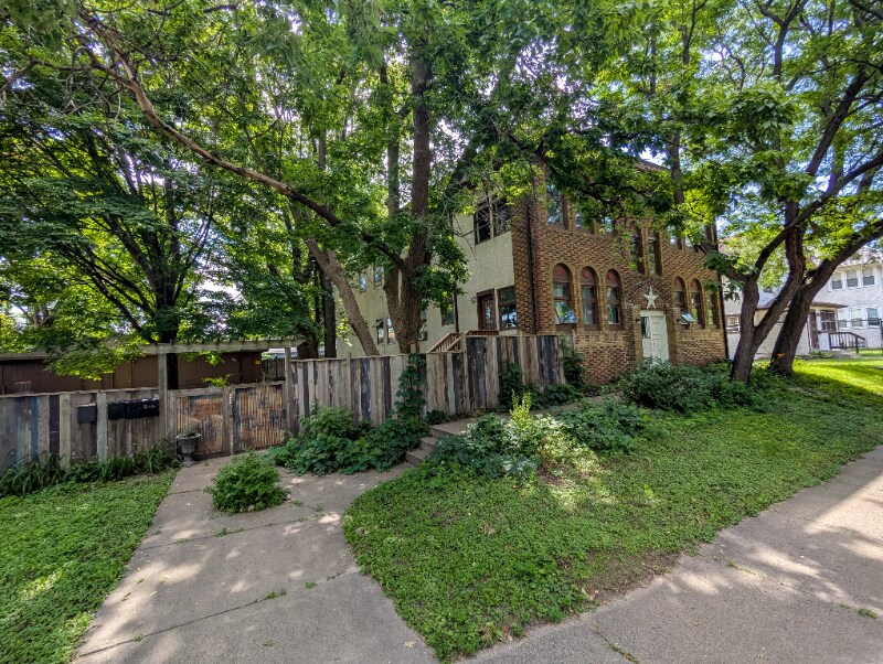 Building Photo - 1224 N Newton Ave
