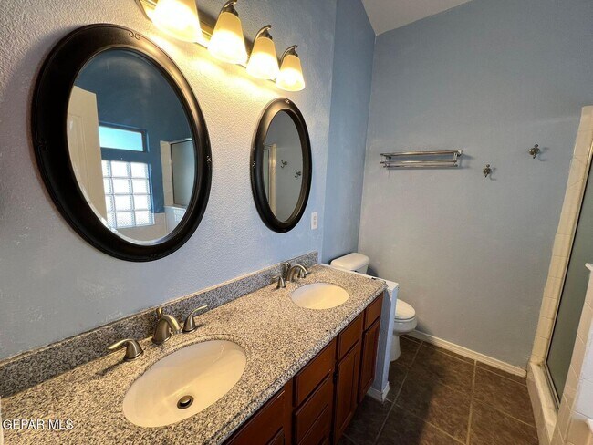 Building Photo - 757 Desert Star Dr