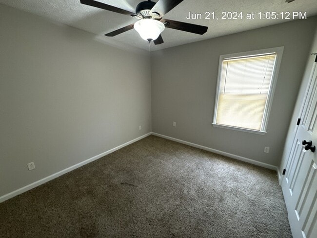 Building Photo - 5032 Shimmer Dr
