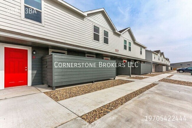Building Photo - 229 Drai St