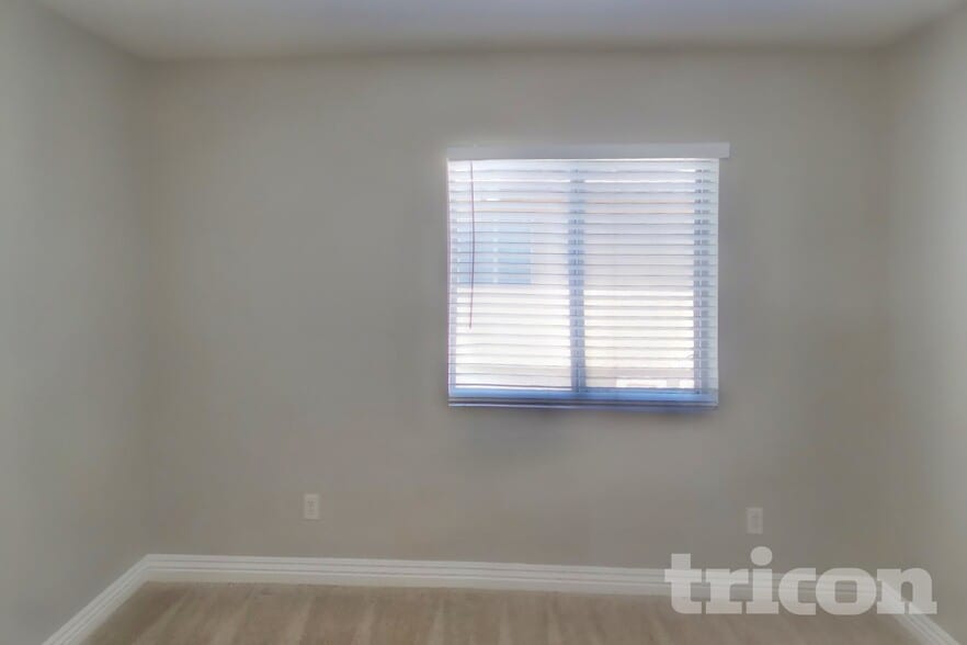 Building Photo - 5230 Shreve Ave