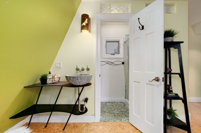 Building Photo - Charming Old Town Louisville Bungalow with Solar & Carriage House!