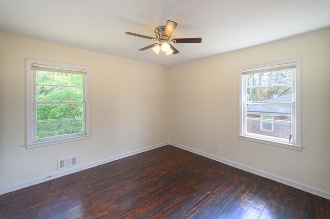 Building Photo - Updated 3BR Home with Fenced Yard on Quiet Street in Lake City