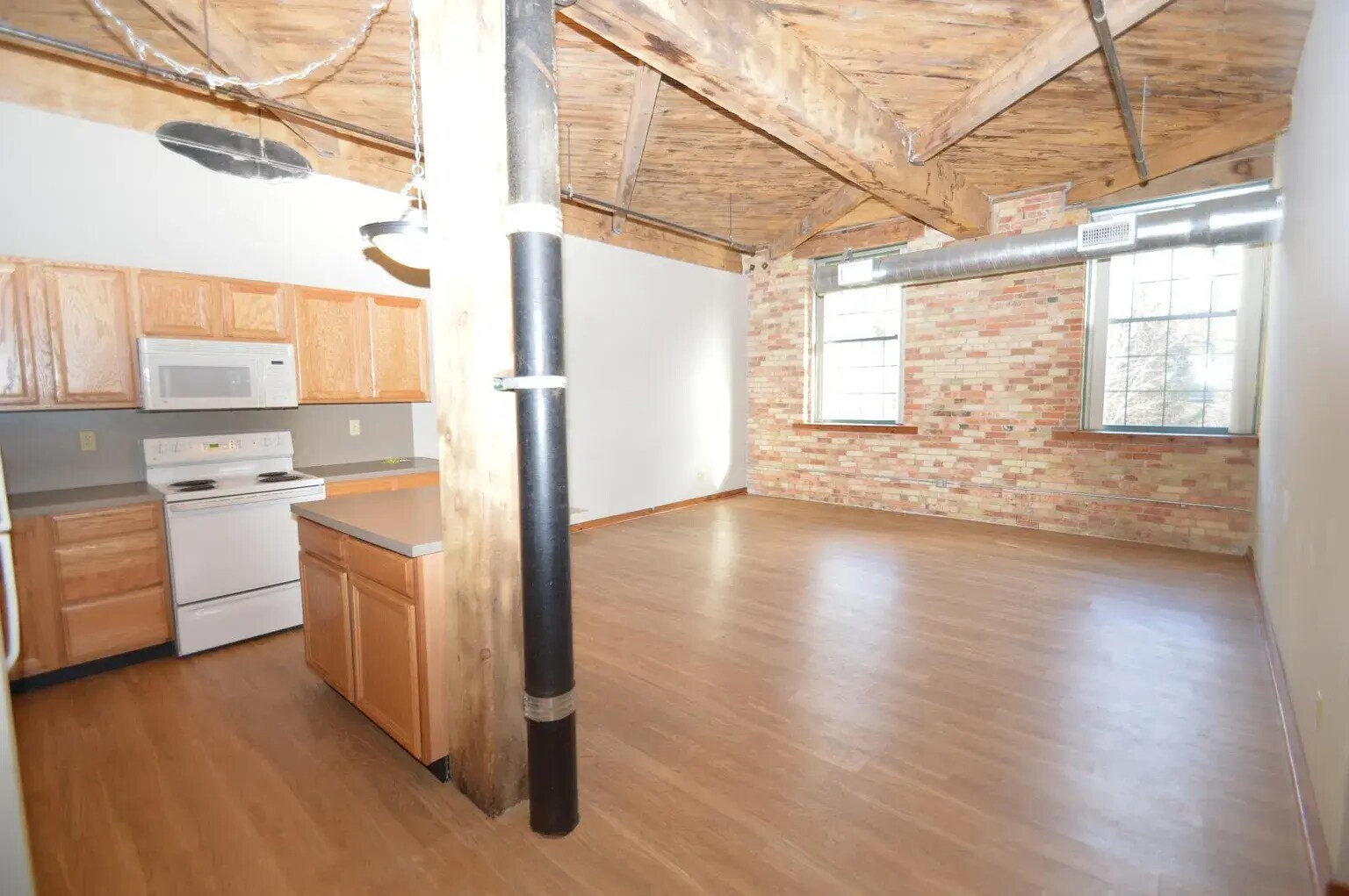 Living Room - 940 Monroe Ave NW