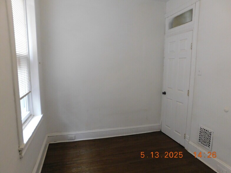 Building Photo - 445 N 53rd St