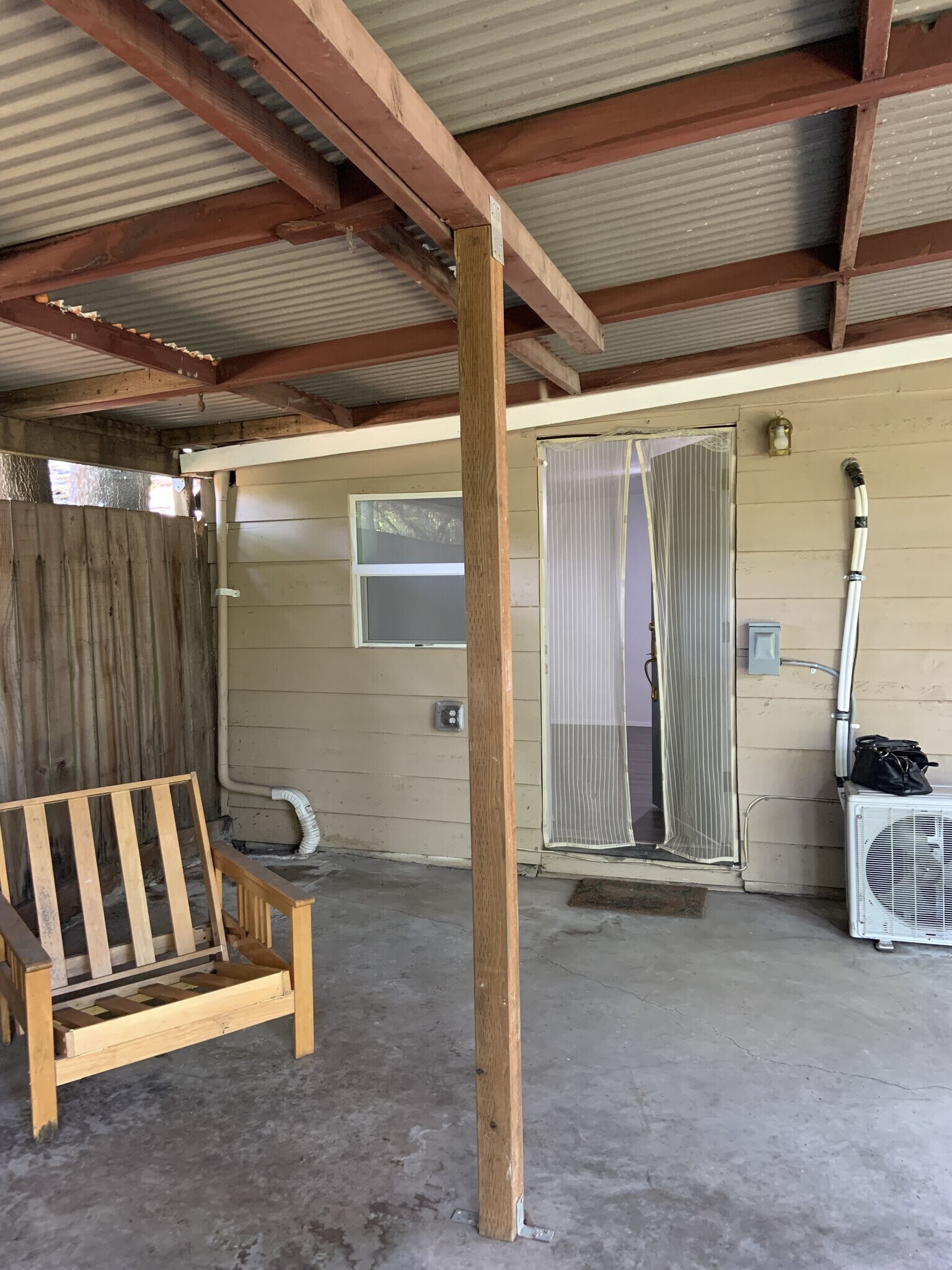 Building Photo - 4720 SE 52nd Ave