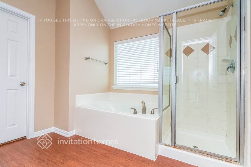 Building Photo - 3168 Kingswood Ct