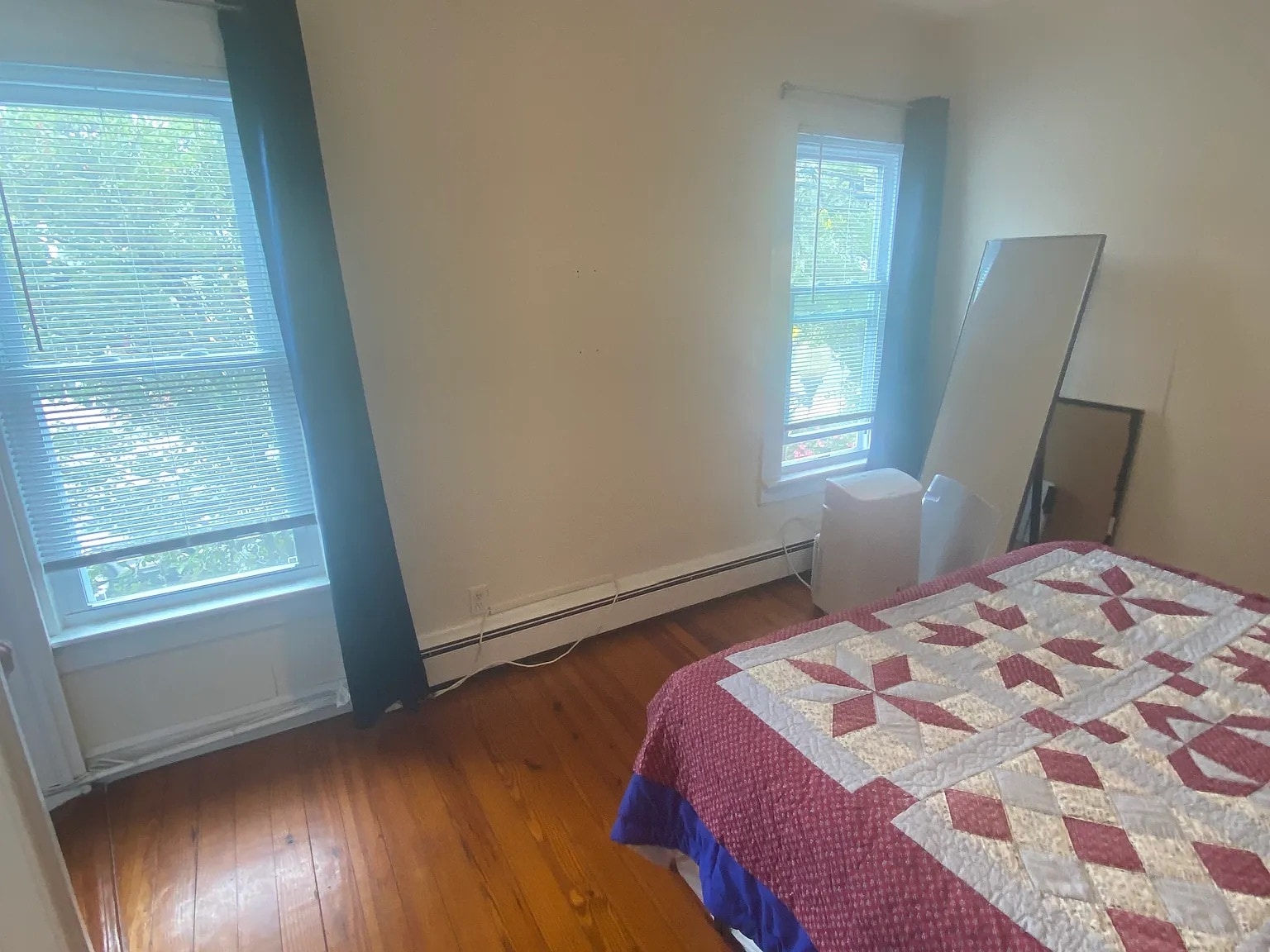 Building Photo - 114 Main St