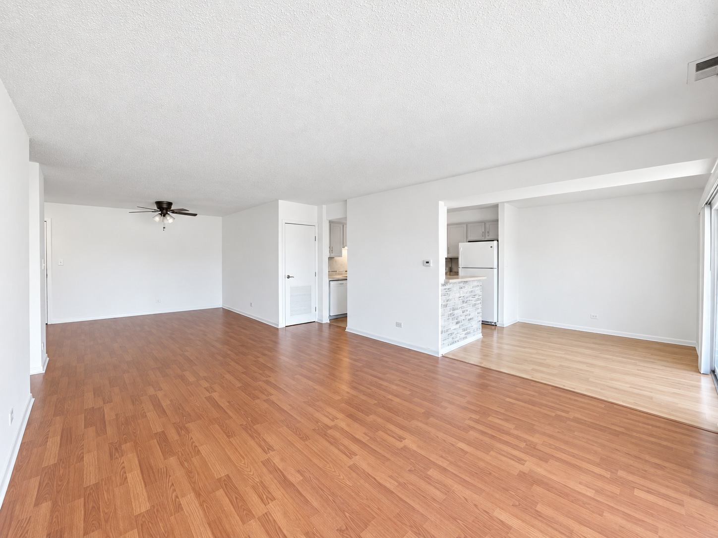 Building Photo - 601 W Huntington Commons Rd