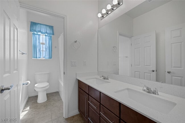 Building Photo - 489 Intonation St